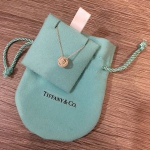 Tiffany & Co - Tiffany Twist Knot Pendant